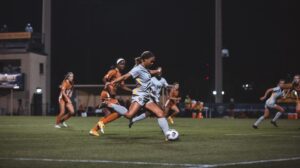 No. 7 West Virginia downs Texas 2-1